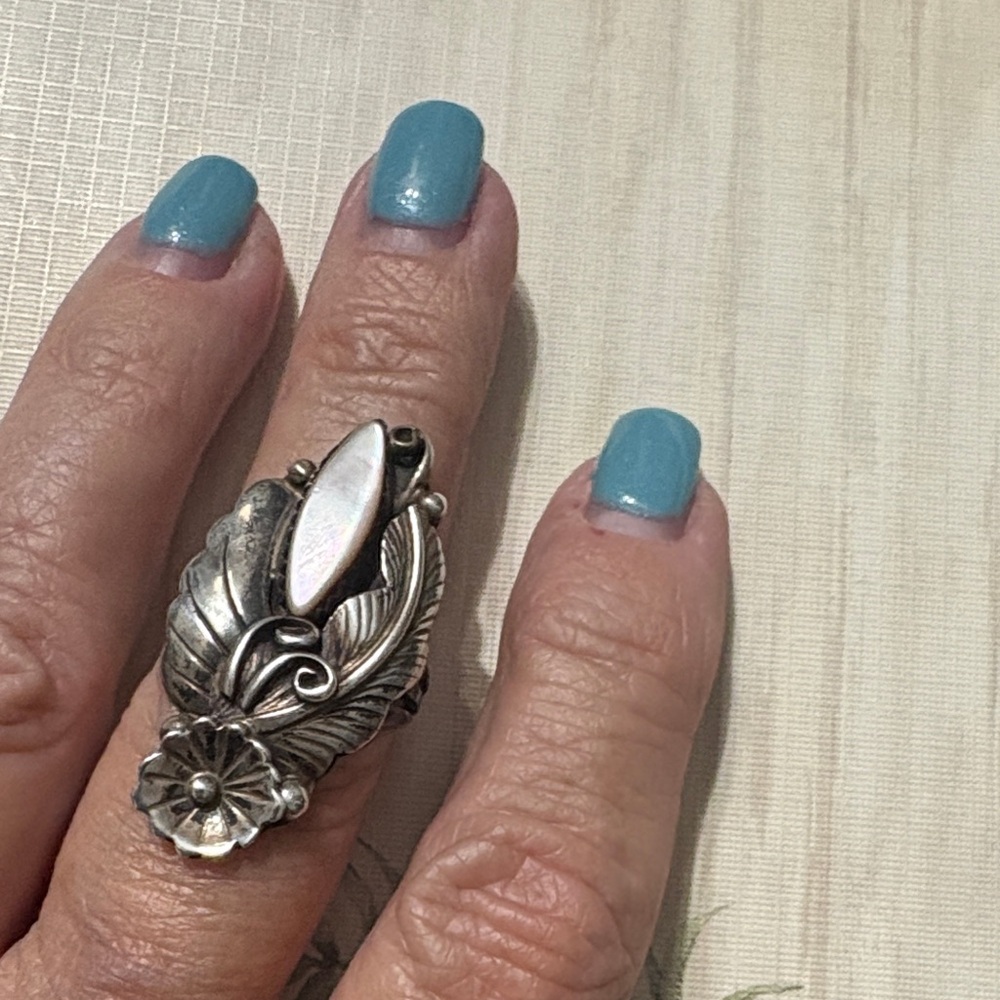 Sterling Silver Native Floral with Leaf Ring